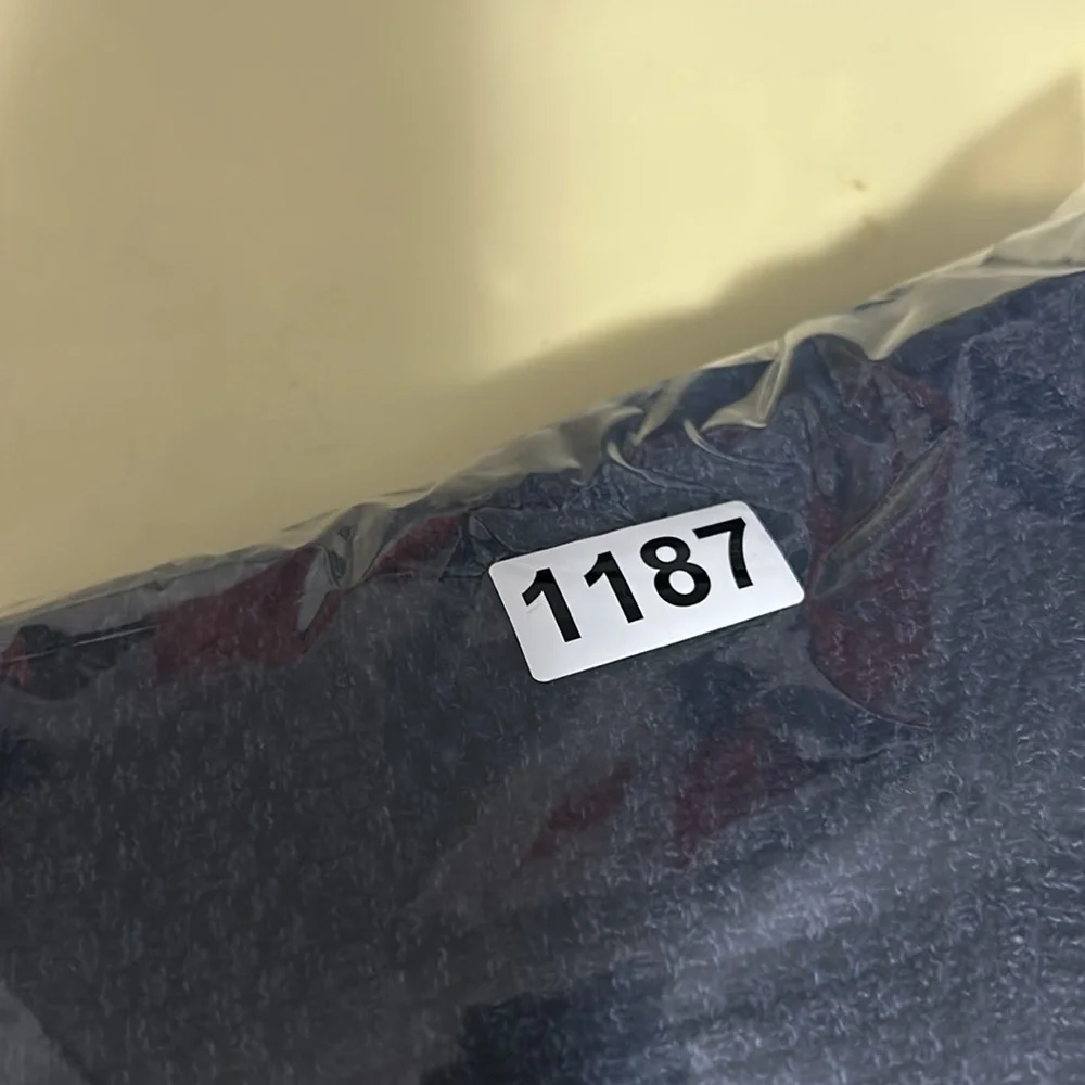 Oscar de la Renta Blue Knot Crew Neck Sweater Size‎ Medium